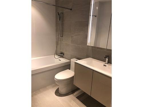 Salle de bains - 3303-1188 Av. Union, Montréal (Ville-Marie), QC - Indoor Photo Showing Bathroom