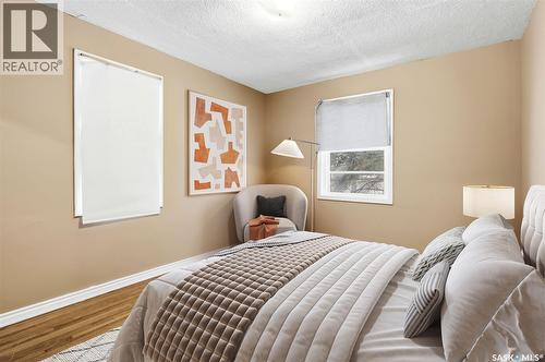 940 Elphinstone Street, Regina, SK - Indoor Photo Showing Bedroom