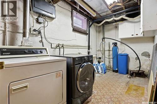 940 Elphinstone Street, Regina, SK - Indoor Photo Showing Laundry Room