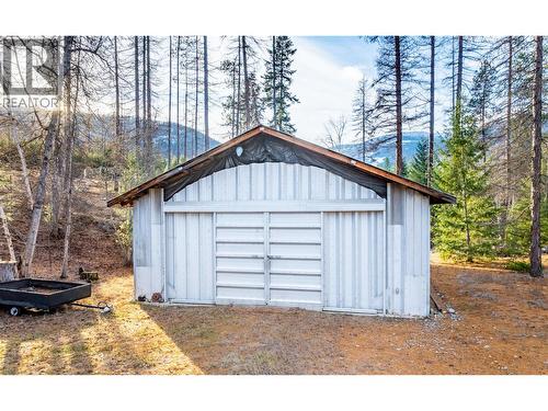 7349 Majestic Road, Kingsgate, BC - Outdoor