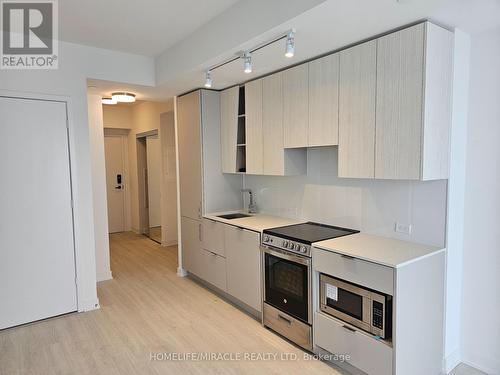 5602 - 3883 Quartz Road, Mississauga, ON - Indoor Photo Showing Kitchen