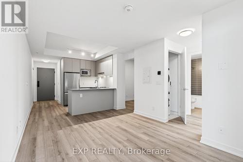 411 - 3071 Trafalgar Road, Oakville, ON - Indoor