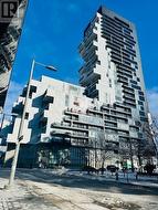 2705 - 170 BAYVIEW AVENUE  Toronto, ON M5A 0M4