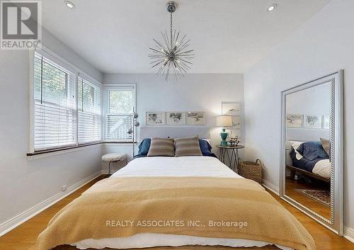15 White Avenue, Toronto, ON - Indoor Photo Showing Bedroom