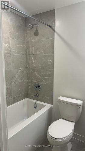 A811 - 705 Davis Drive, Newmarket, ON - Indoor Photo Showing Bathroom