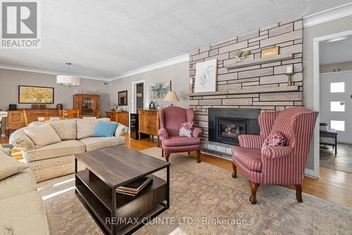 9 Sunset Drive, Belleville (Belleville Ward), ON - Indoor Photo Showing Living Room With Fireplace