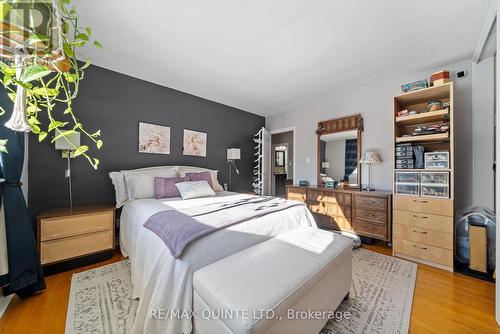 9 Sunset Drive, Belleville (Belleville Ward), ON - Indoor Photo Showing Bedroom
