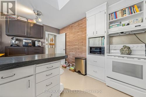 9 Sunset Drive, Belleville (Belleville Ward), ON - Indoor Photo Showing Kitchen