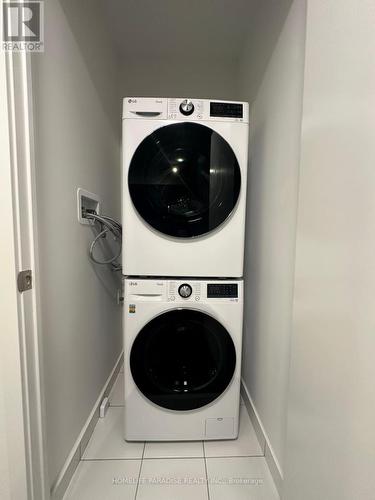 812 - 812-225 Malta Avenue, Brampton, ON - Indoor Photo Showing Laundry Room