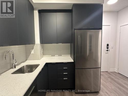 812 - 812-225 Malta Avenue, Brampton, ON - Indoor Photo Showing Kitchen