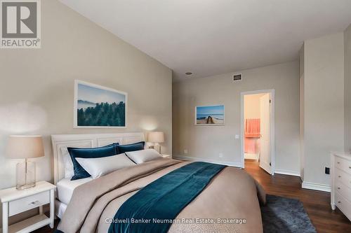 409 - 60 Old Mill Road, Oakville (Oo Old Oakville), ON - Indoor Photo Showing Bedroom