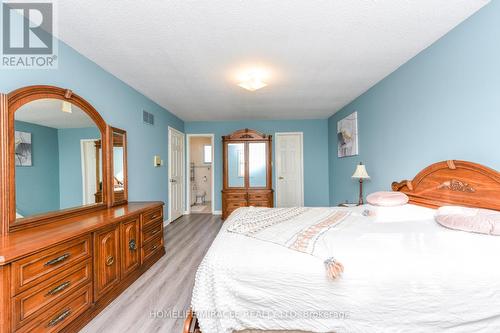 2291 Marzipan Court, Mississauga, ON - Indoor Photo Showing Bedroom