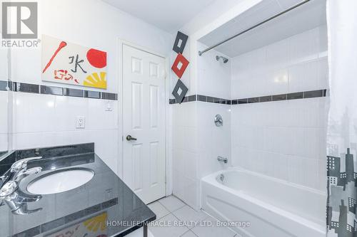 2291 Marzipan Court, Mississauga, ON - Indoor Photo Showing Bathroom