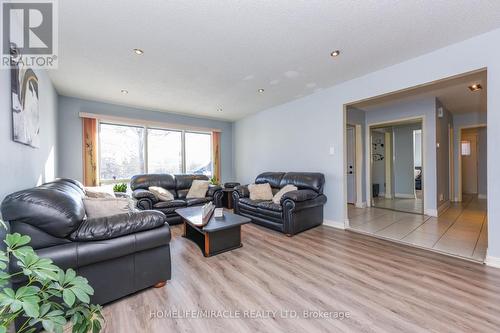 2291 Marzipan Court, Mississauga, ON - Indoor Photo Showing Living Room