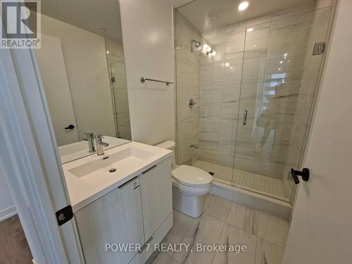 4012 - 8 Interchange Way, Vaughan, ON - Indoor Photo Showing Bathroom