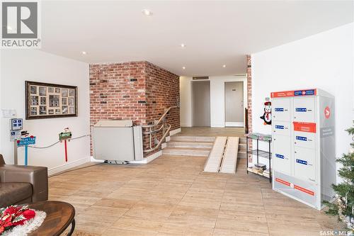 329 65 Westfield Drive, Regina, SK - Indoor