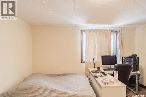 329 65 Westfield Drive, Regina, SK - Indoor