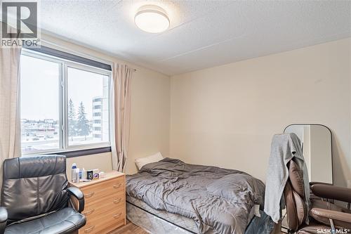 329 65 Westfield Drive, Regina, SK - Indoor Photo Showing Bedroom