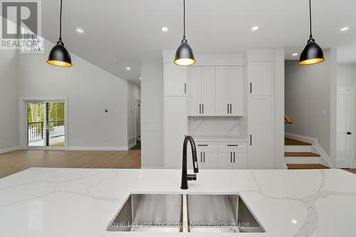 118 Valerie Crescent, Wasaga Beach, ON - Indoor Photo Showing Kitchen