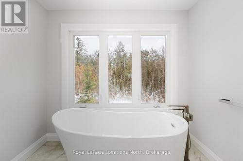 118 Valerie Crescent, Wasaga Beach, ON - Indoor Photo Showing Bathroom
