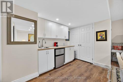 31 North Maple Street, Collingwood, ON - Indoor Photo Showing Kitchen
