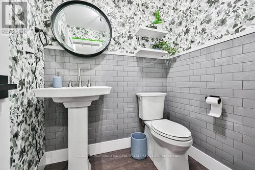 4429 Vallence Drive, Burlington, ON - Indoor Photo Showing Bathroom