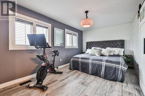4429 Vallence Drive, Burlington, ON - Indoor Photo Showing Bedroom