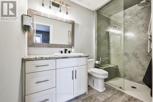4429 Vallence Drive, Burlington, ON - Indoor Photo Showing Bathroom