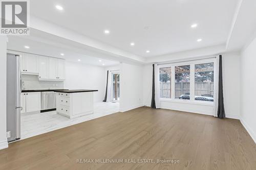 5 Haverty Trail, Brampton, ON - Indoor Photo Showing Kitchen With Upgraded Kitchen