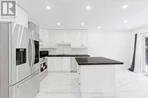 5 Haverty Trail, Brampton, ON - Indoor Photo Showing Kitchen With Upgraded Kitchen