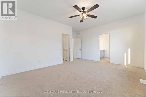 617 Kenabeek Terrace, Ottawa, ON - Indoor Photo Showing Other Room