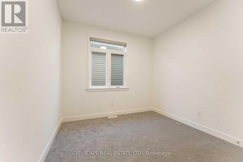 617 Kenabeek Terrace, Ottawa, ON - Indoor Photo Showing Other Room