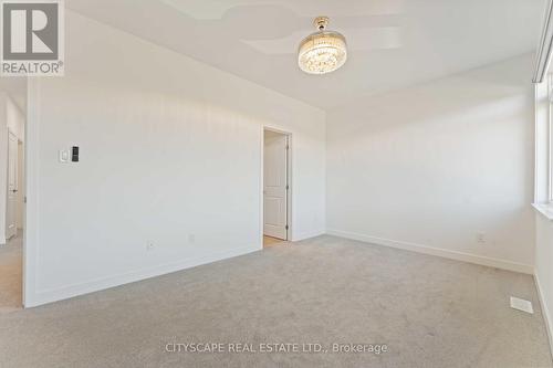 617 Kenabeek Terrace, Ottawa, ON - Indoor Photo Showing Other Room