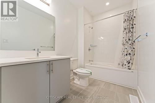 617 Kenabeek Terrace, Ottawa, ON - Indoor Photo Showing Bathroom