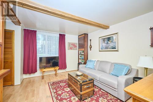 3721 Hibbard Street, Fort Erie (Ridgeway), ON - Indoor Photo Showing Living Room