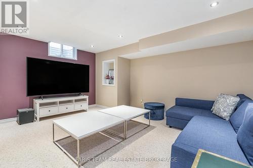 6 Alana Drive, Springwater, ON - Indoor Photo Showing Living Room