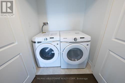 3028 Merrick Road, Oakville, ON - Indoor Photo Showing Laundry Room