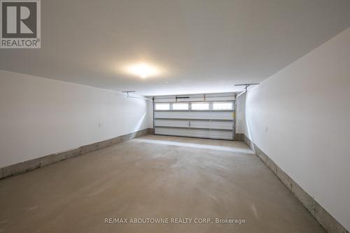 3028 Merrick Road, Oakville, ON - Indoor Photo Showing Garage