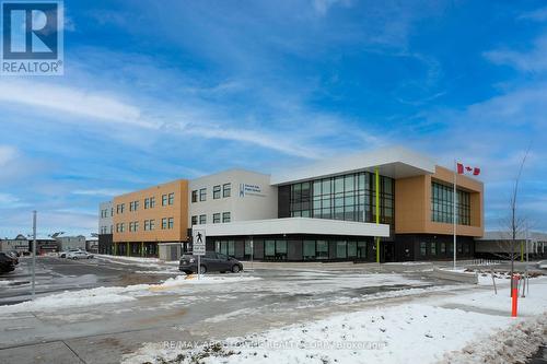 3028 Merrick Road, Oakville, ON - Outdoor