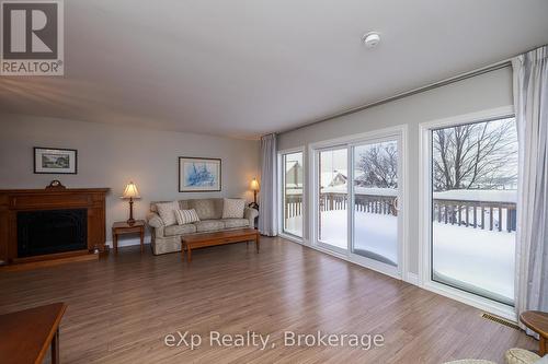 103 Margaret Elizabeth Avenue, Grey Highlands, ON - Indoor Photo Showing Living Room