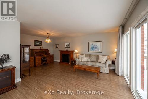 103 Margaret Elizabeth Avenue, Grey Highlands, ON - Indoor Photo Showing Living Room
