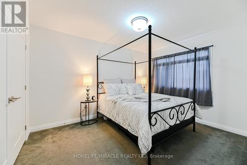 15 - 35 Midhurst Heights, Hamilton, ON - Indoor Photo Showing Bedroom