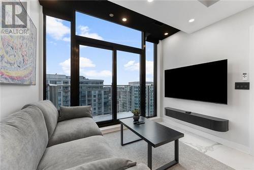 180 George Street Unit# Ph208, Ottawa, ON - Indoor Photo Showing Living Room
