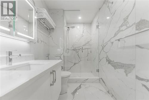 180 George Street Unit# Ph208, Ottawa, ON - Indoor Photo Showing Bathroom