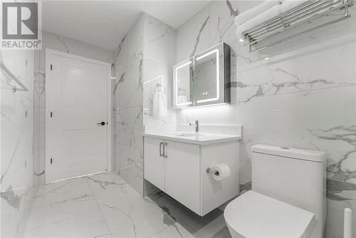 180 George Street Unit# Ph208, Ottawa, ON - Indoor Photo Showing Bathroom