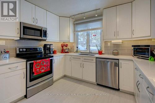 4 Lakeview Drive, Westport, ON - Indoor Photo Showing Kitchen