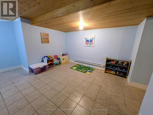 3462 Monck Road, Kawartha Lakes (Laxton/Digby/Longford), ON - Indoor Photo Showing Other Room