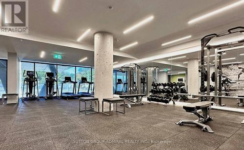 404 - 7 Smith Crescent, Toronto, ON - Indoor Photo Showing Gym Room