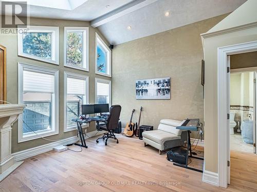 24 Cowley Avenue, Toronto, ON - Indoor