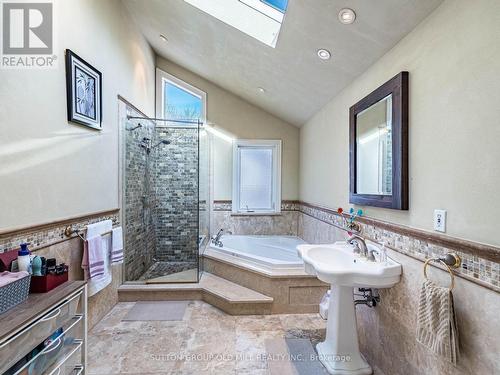 24 Cowley Avenue, Toronto, ON - Indoor Photo Showing Bathroom
